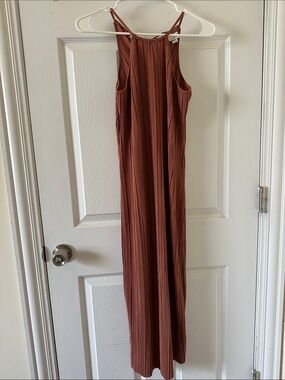 NWOT Pleated Halter Maxi Dress